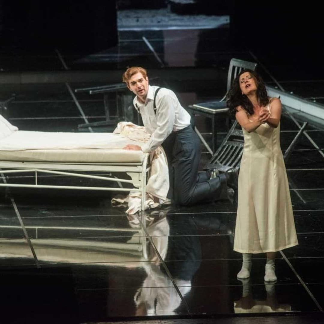 Matthew Newlin as Alfredo Germont, Elena Tsallagova as Violetta Valéry
Marcus Lieberenz