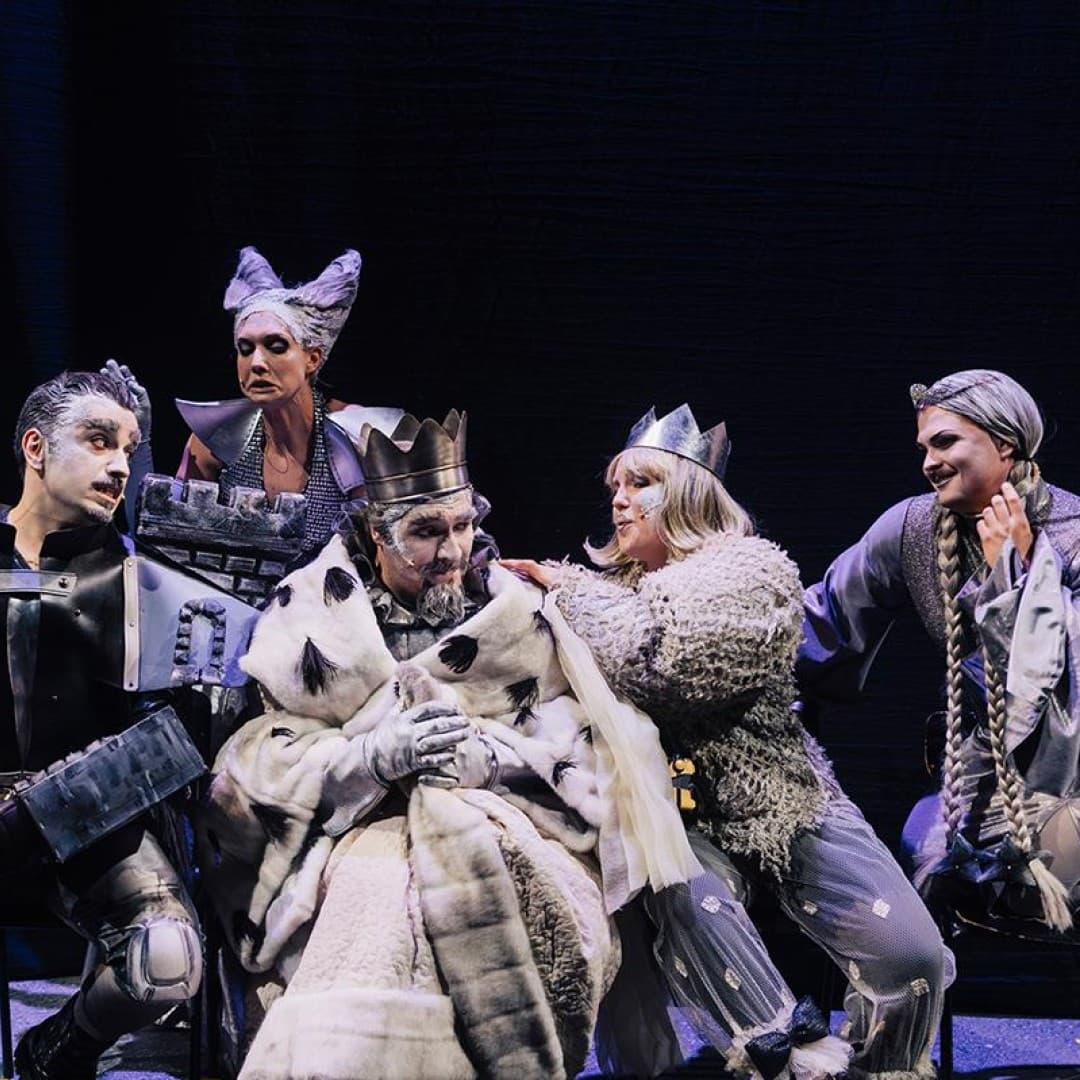 Ferhat Baday as Hagen, Caroline Schnitzer as Ute, Artur Garbas as Gunther, Evelina Smolina as Giselher and Ludwig Obst as Kriemhild
Eike Walkenhorst