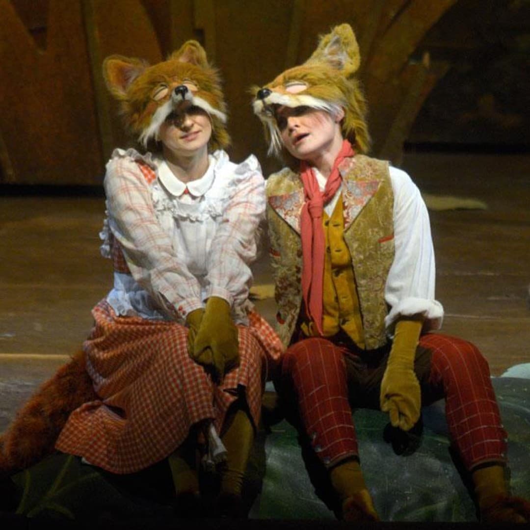 Jana Kurucová as Fox, Martina Welschenbach as Cunning Little Vixen
Bettina Stöß