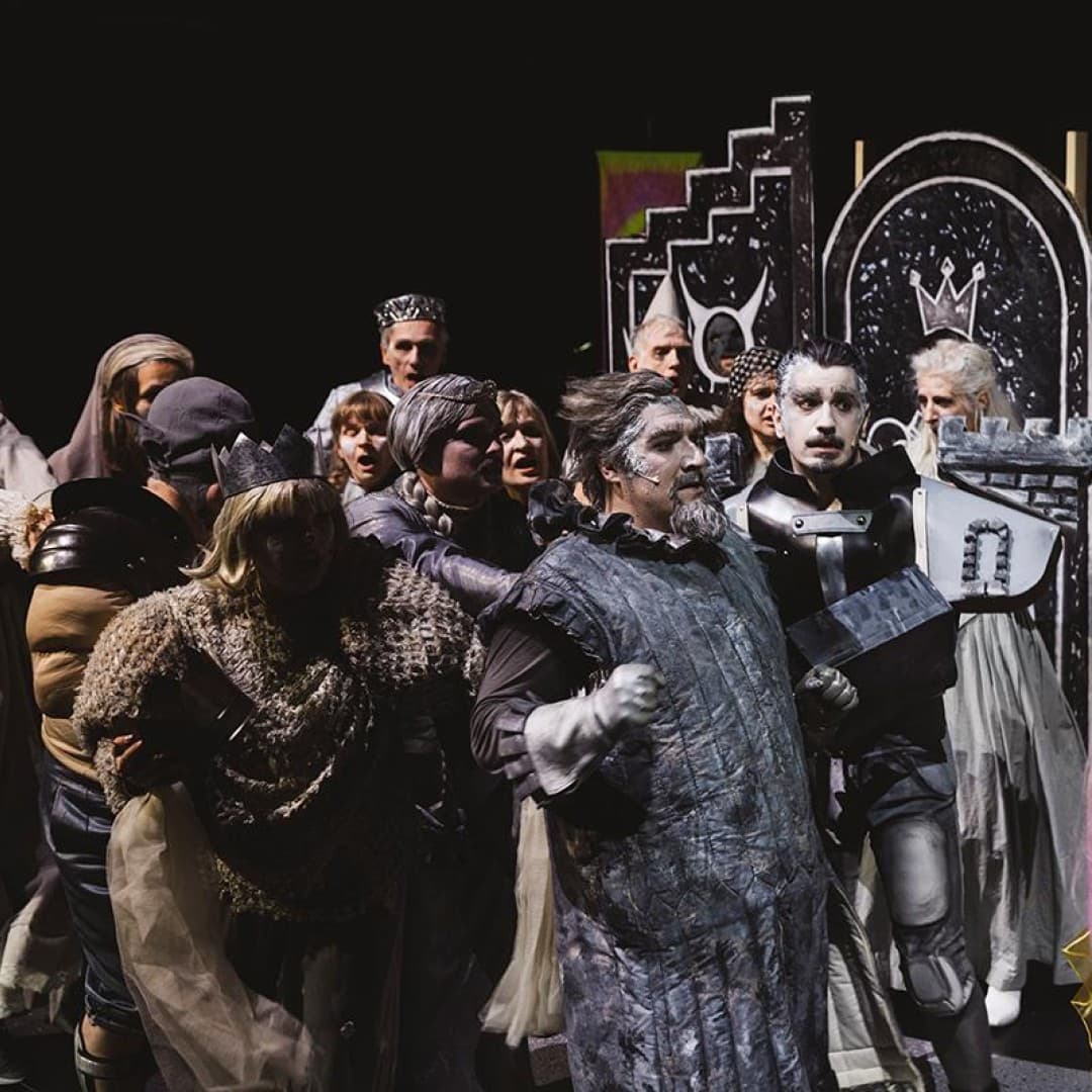 Caroline Schnitzer as Brünhilde, Artur Garbas as Gunther, Ferhat Baday as Hagen among others
Eike Walkenhorst